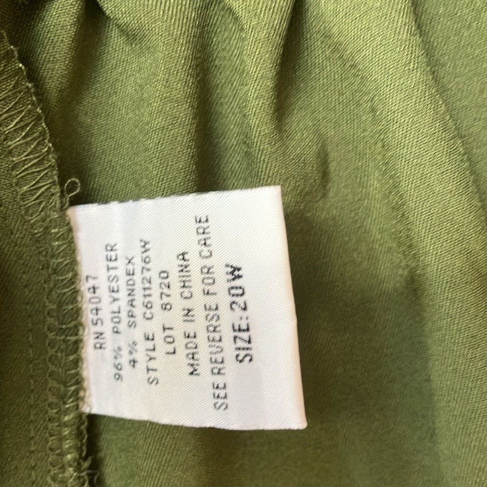 Vintage plus green skirt, kick pleats, elastic waist, size 20W - Picture 4 of 4